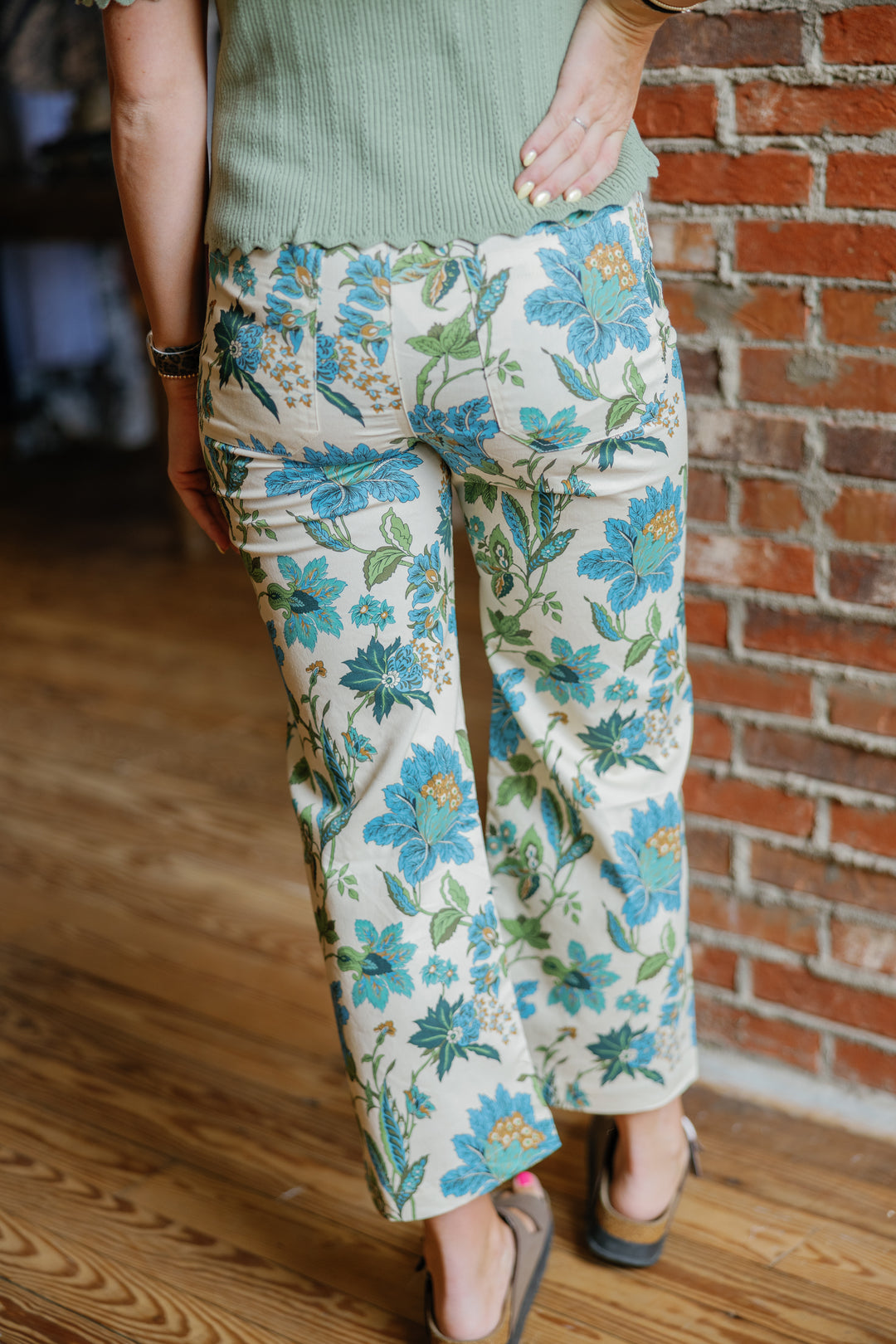 Floral Cropped Pants - Blue