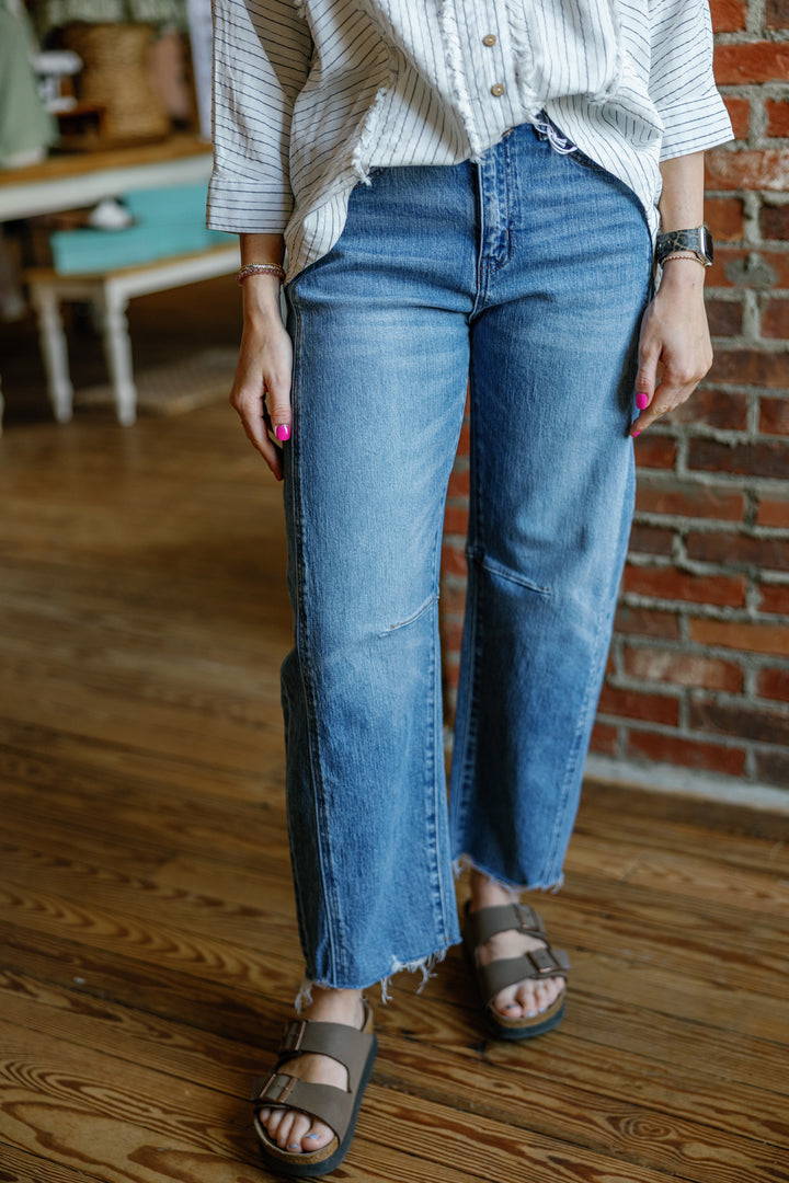 Beth Barrel Cropped Jeans